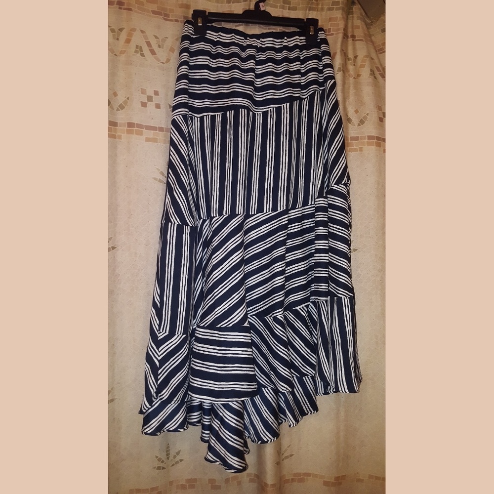 Layered Hi-low Maxi NWT